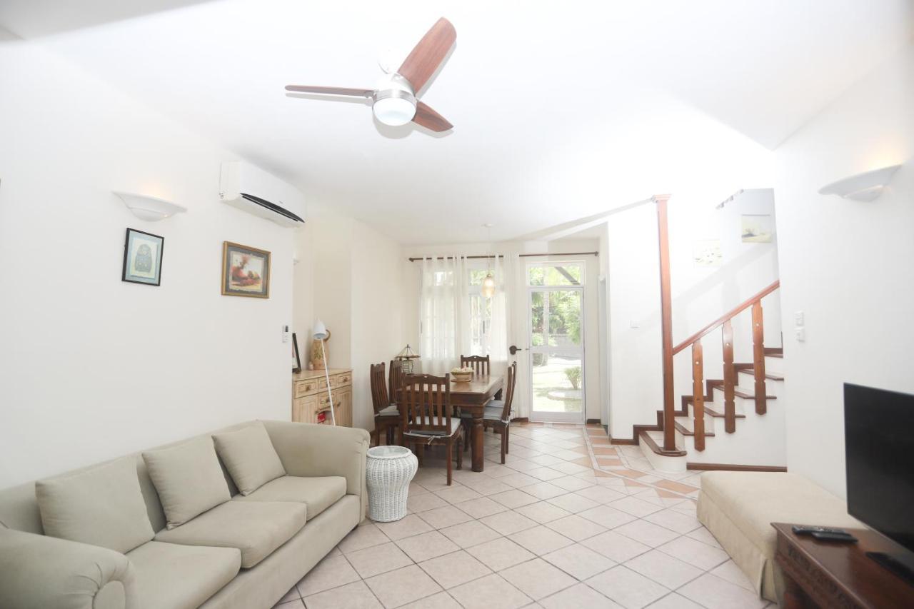 Fully Furnished Luxury Villa 3 Right On A Blue Ocean Belle Mare Eksteriør bilde