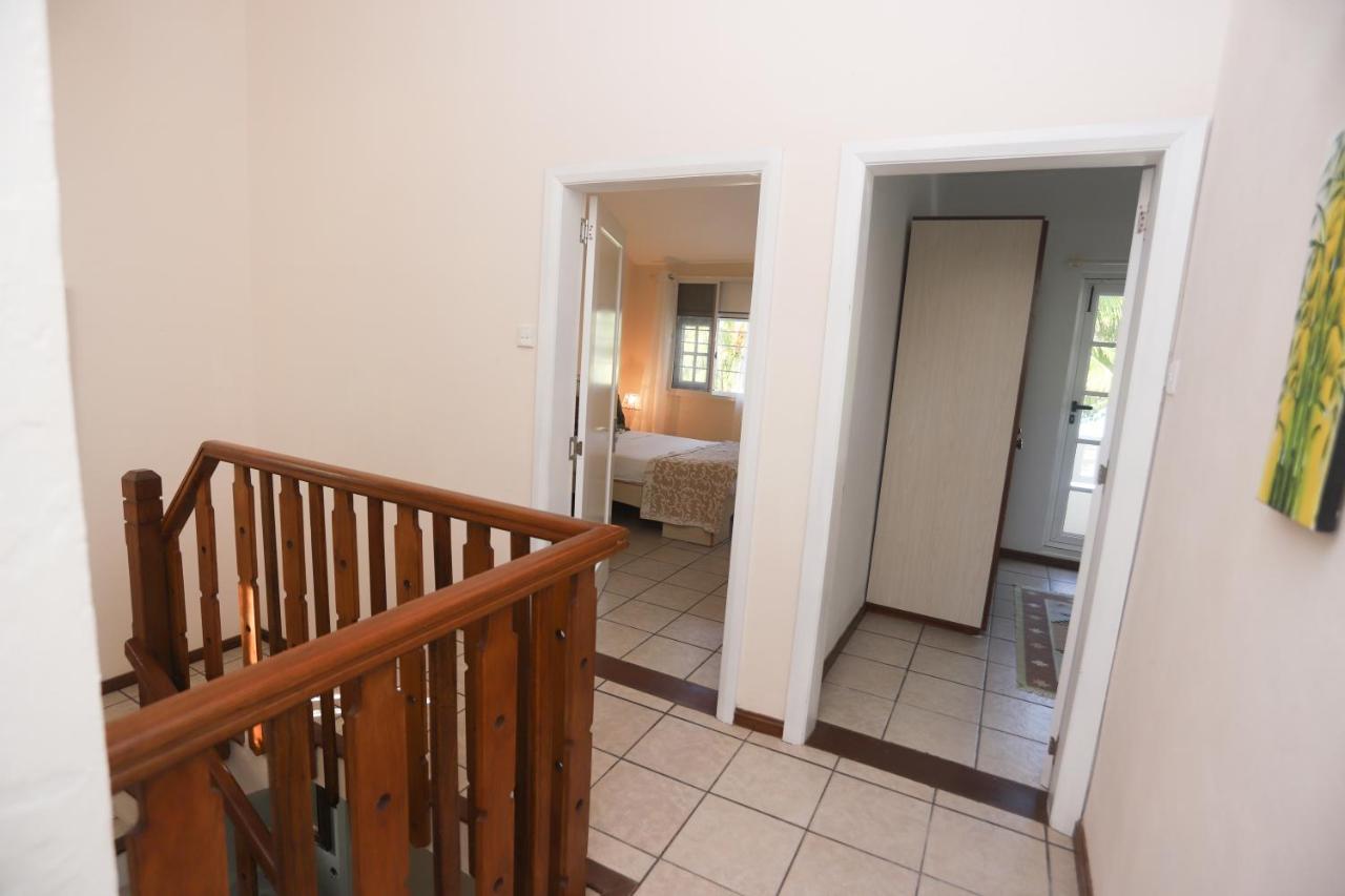 Fully Furnished Luxury Villa 3 Right On A Blue Ocean Belle Mare Eksteriør bilde