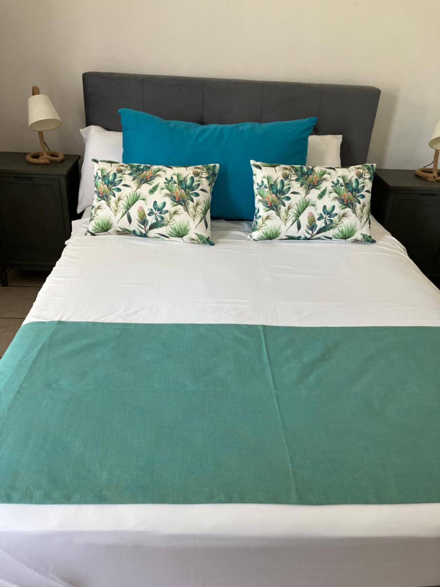 Fully Furnished Luxury Villa 3 Right On A Blue Ocean Belle Mare Eksteriør bilde