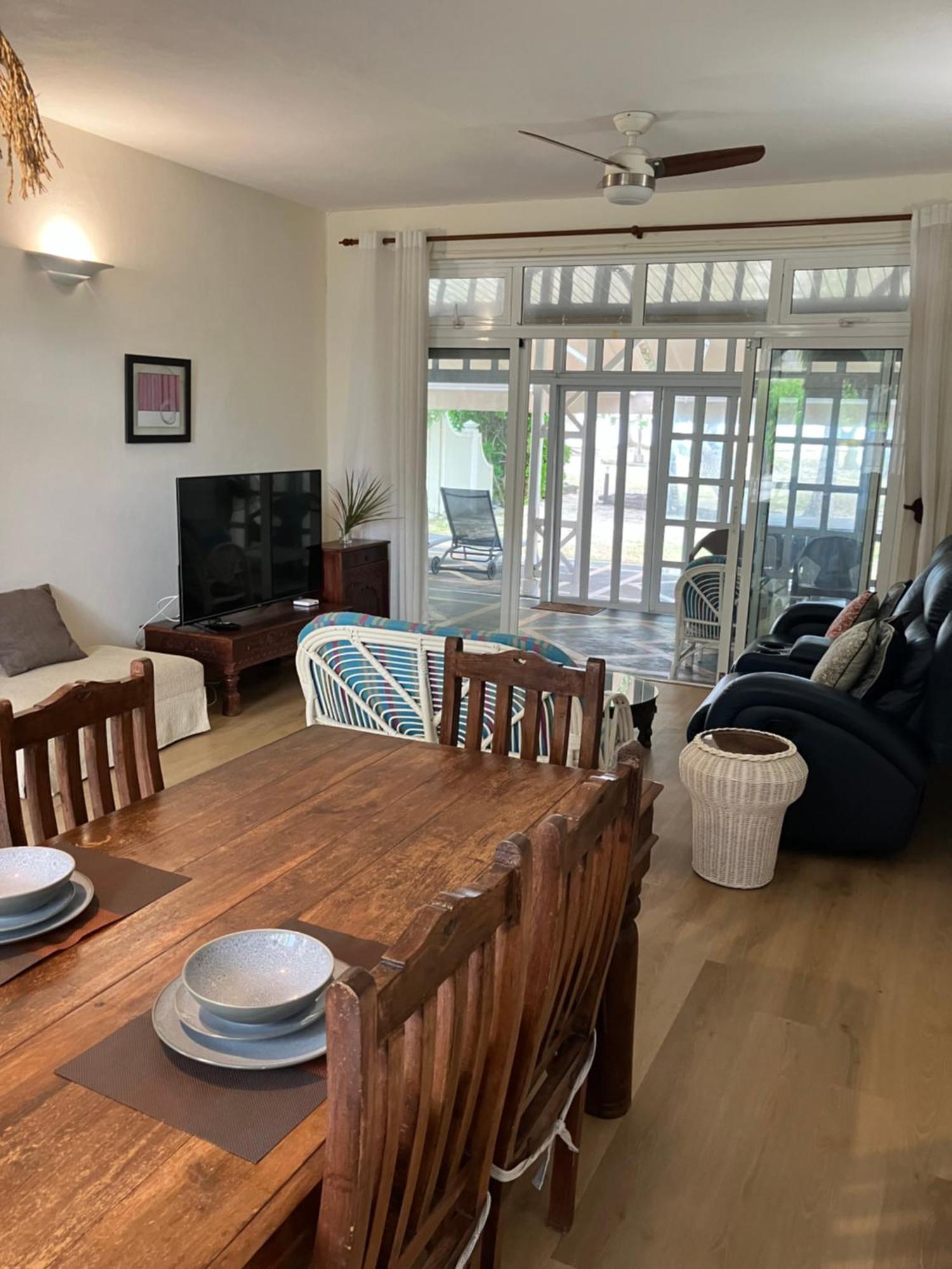 Fully Furnished Luxury Villa 3 Right On A Blue Ocean Belle Mare Eksteriør bilde