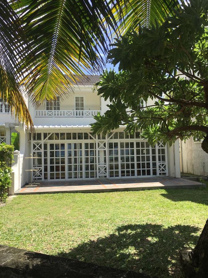 Fully Furnished Luxury Villa 3 Right On A Blue Ocean Belle Mare Eksteriør bilde